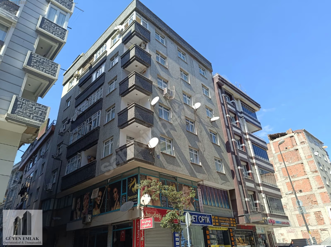 GÜVEN EMLAKTAN CADDE ÜZERİ KULLANIŞLI MASRAFSIZ 2+1 DAİRE