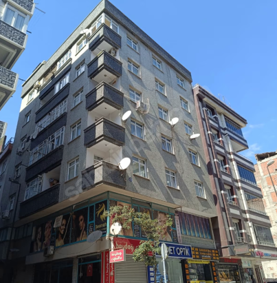 GÜVEN EMLAKTAN CADDE ÜZERİ KULLANIŞLI MASRAFSIZ 2+1 DAİRE